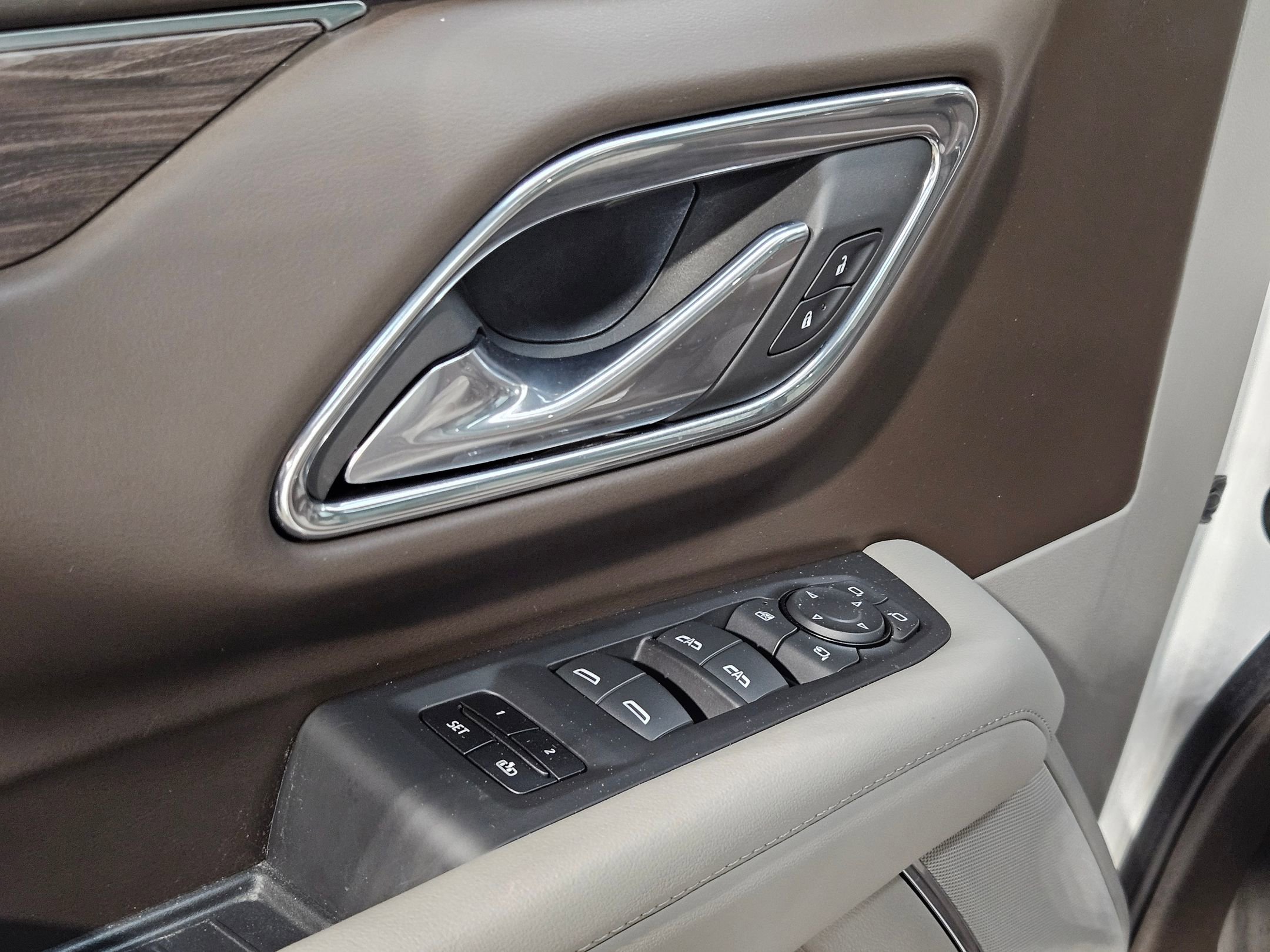 Used 2023 Chevrolet Tahoe LT w/ Luxury Package image 21
