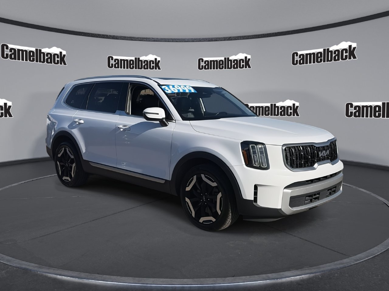 Used 2024 Kia Telluride EX w/ EX Captain's Chair Package
