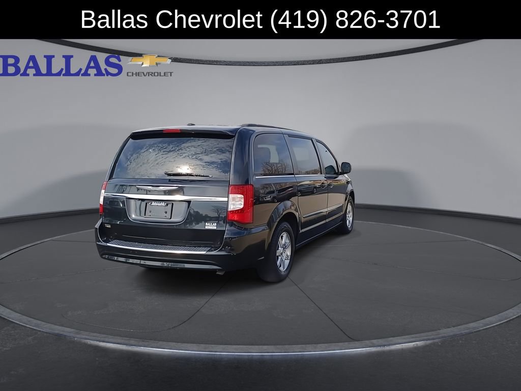 Used 2012 Chrysler Town & Country Touring image 8