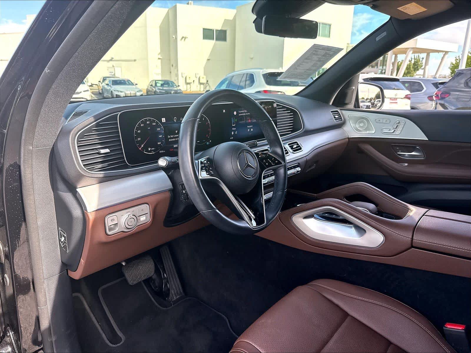 Used 2024 Mercedes-Benz GLE 450 4MATIC w/ Driver Assistance Package image 19