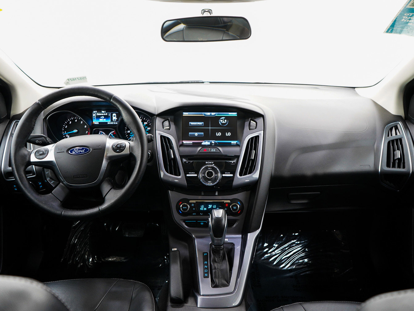 Used 2014 Ford Focus Titanium FWD image 13