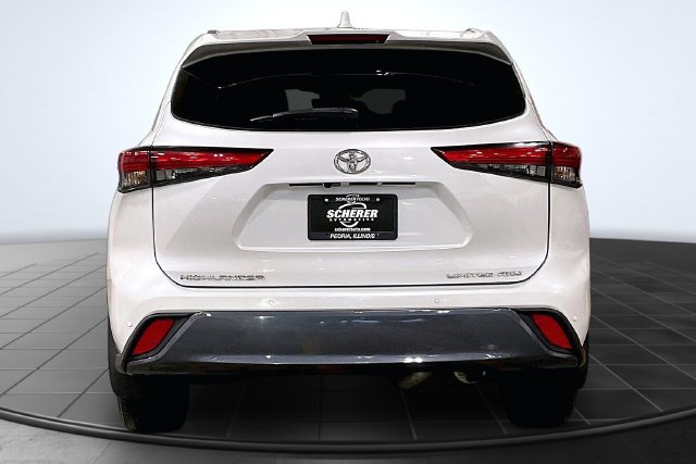 Used 2022 Toyota Highlander Limited AWD/4WD image 4