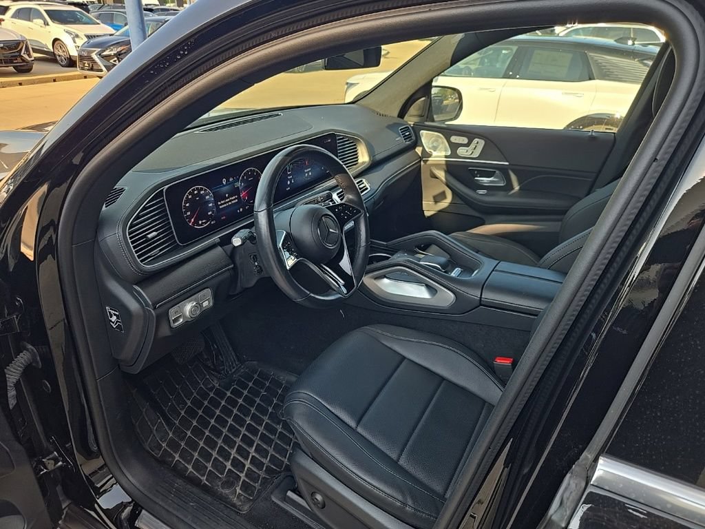 Used 2024 Mercedes-Benz GLS 450 4MATIC image 10