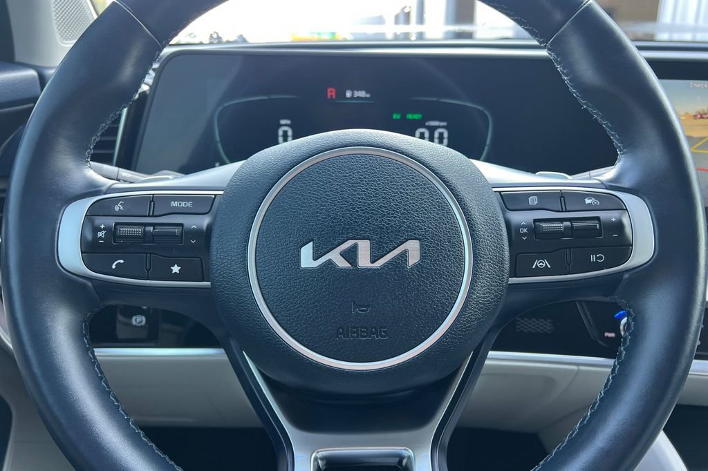 Used 2023 Kia Sportage EX image 29