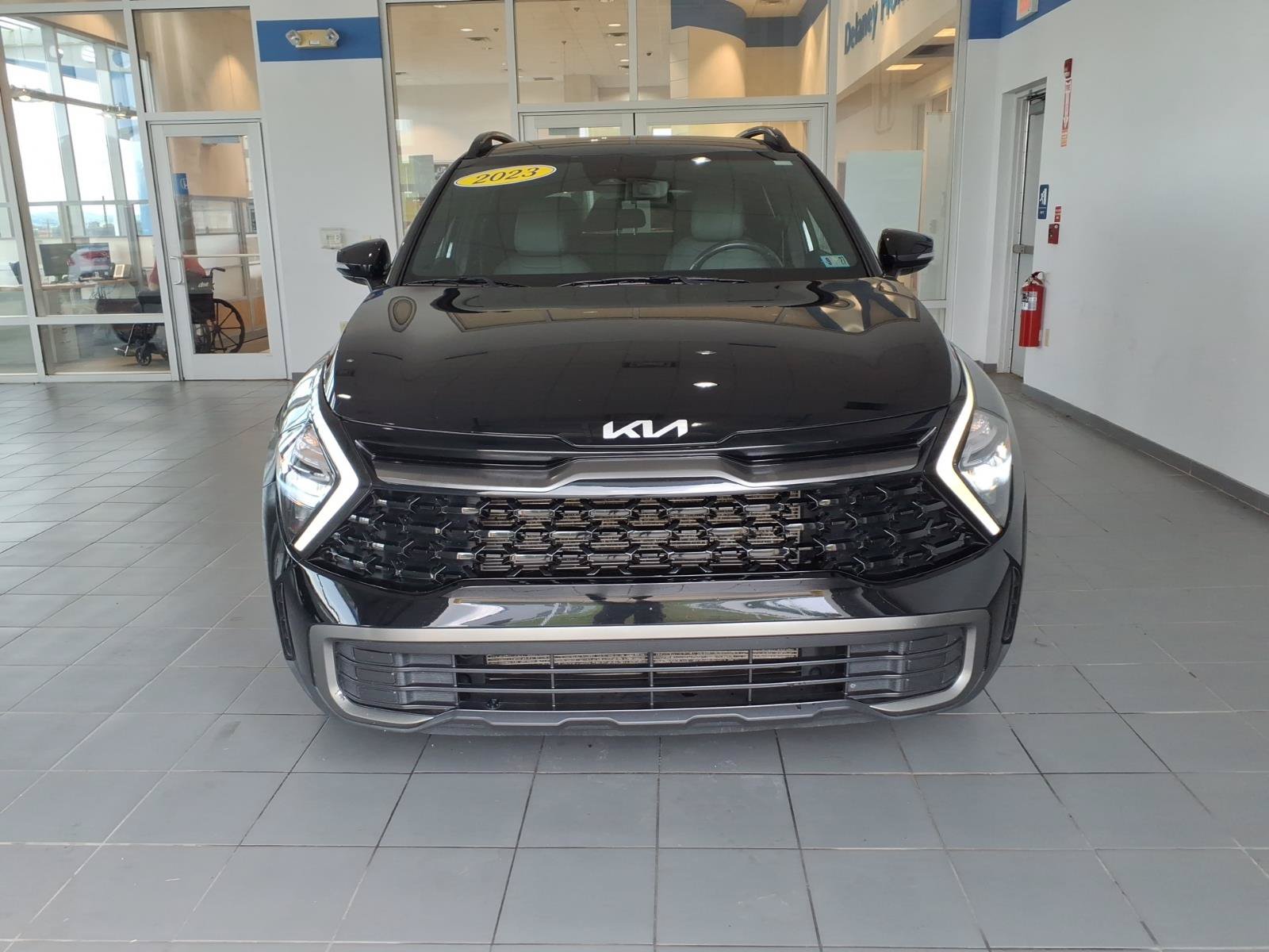 Used 2023 Kia Sportage X-Line w/ X-Line Premium Package AWD/4WD image 2