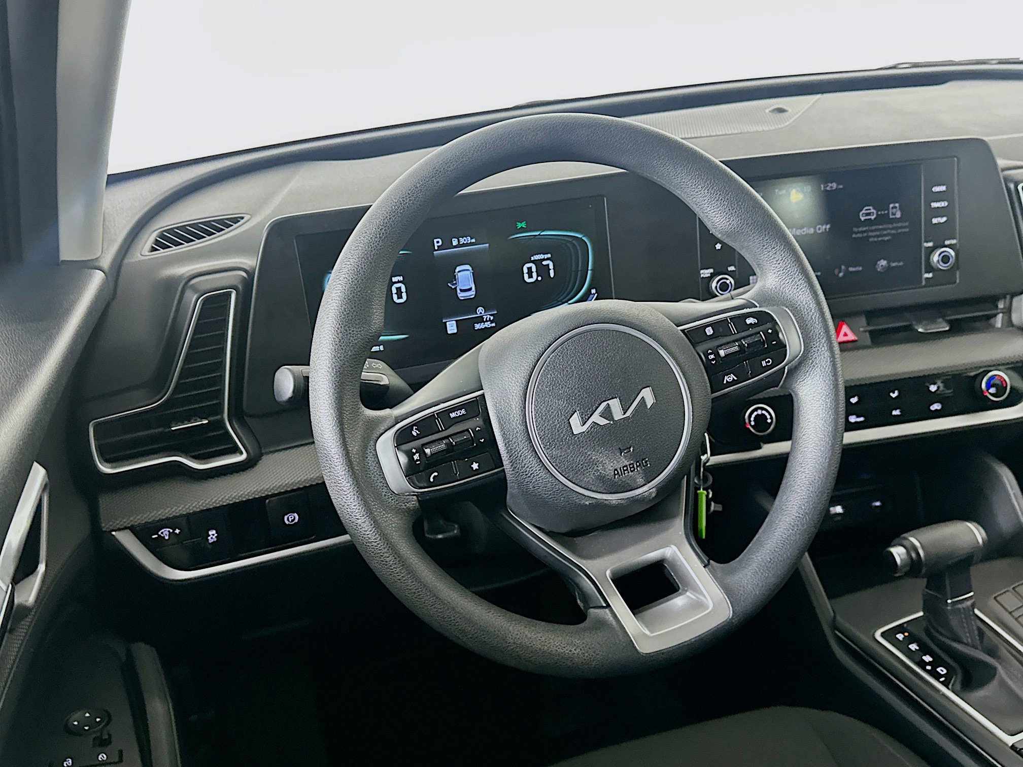 Used 2024 Kia Sportage LX image 18