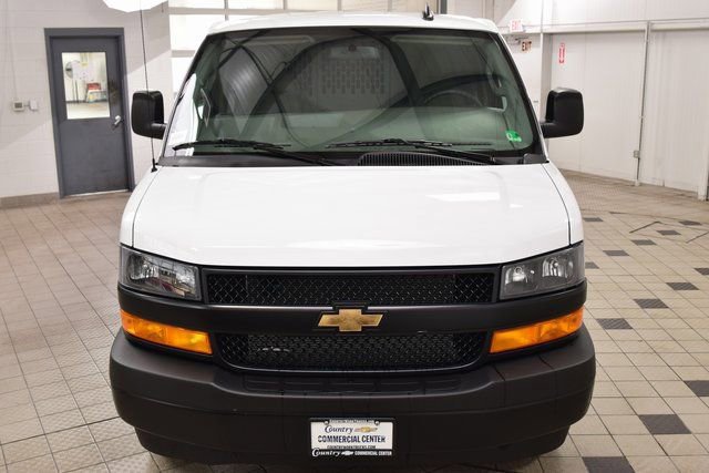 New 2025 Chevrolet Express 3500 Extended RWD image 2
