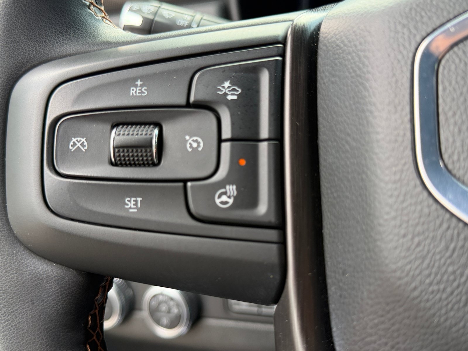 Used 2024 GMC Yukon XL AT4 w/ AT4 Premium Plus Package AWD/4WD image 20