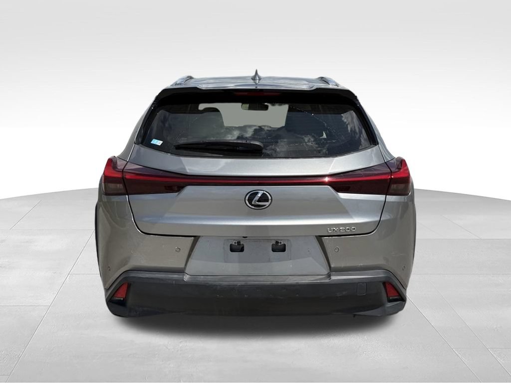 Used 2022 Lexus UX 200 w/ Accessory Package (Z1) FWD image 6