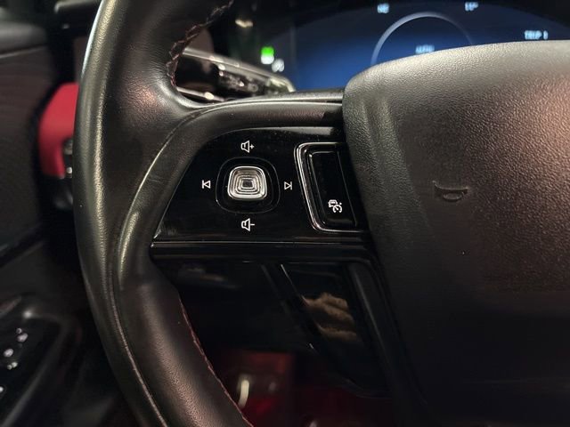 Used 2023 Lincoln Corsair Reserve w/ Rear Removable Package Tray image 32