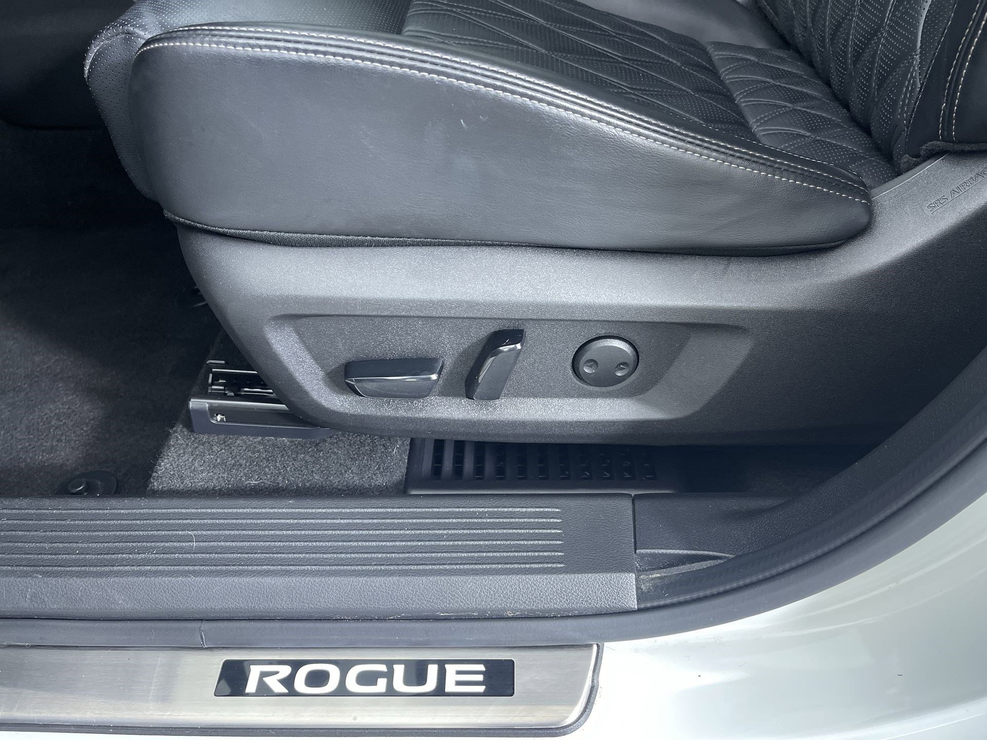 Certified 2023 Nissan Rogue Platinum w/ Platinum Premium Package image 13