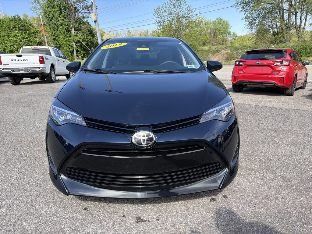 Used 2019 Toyota Corolla LE w/ Carpet Mat Package (TMS) FWD image 11