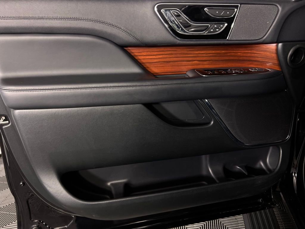 Used 2024 Lincoln Navigator Reserve image 26