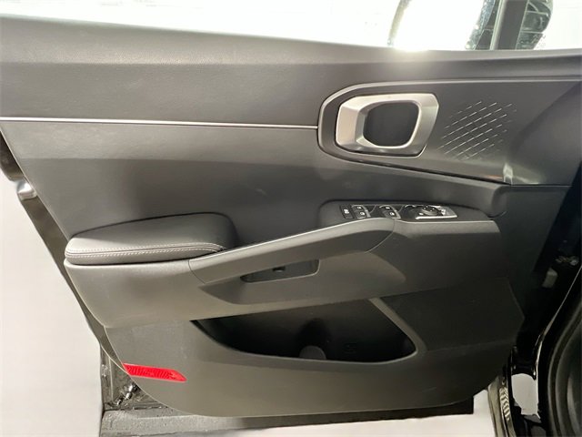 Used 2024 Kia Sorento S image 31