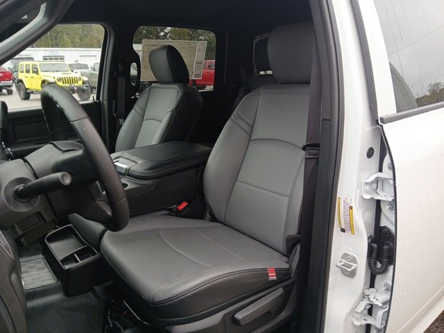 New 2026 RAM 3500 Tradesman w/ Chrome Appearance Group image 36