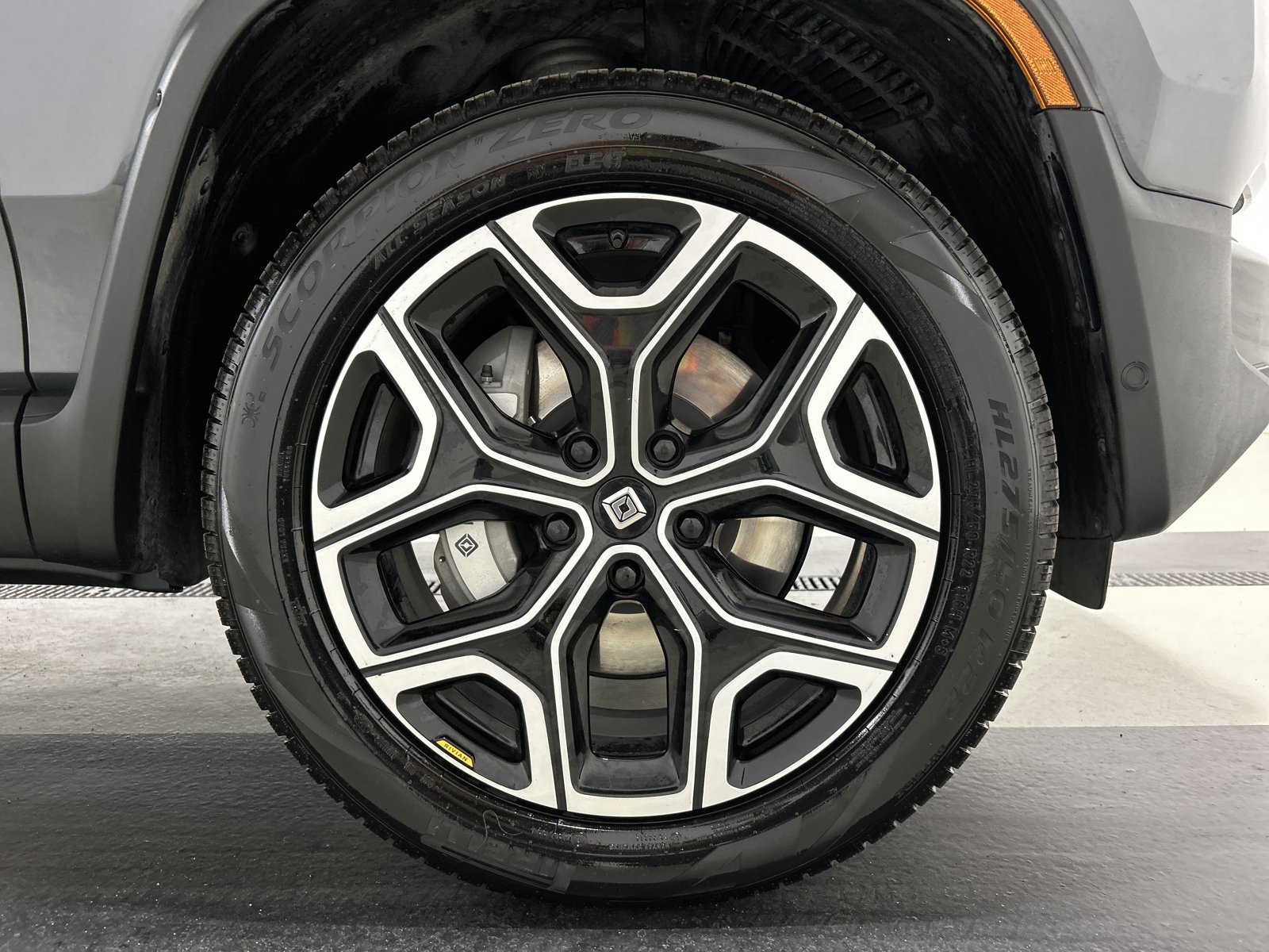 Used 2023 Rivian R1T Adventure AWD/4WD image 11