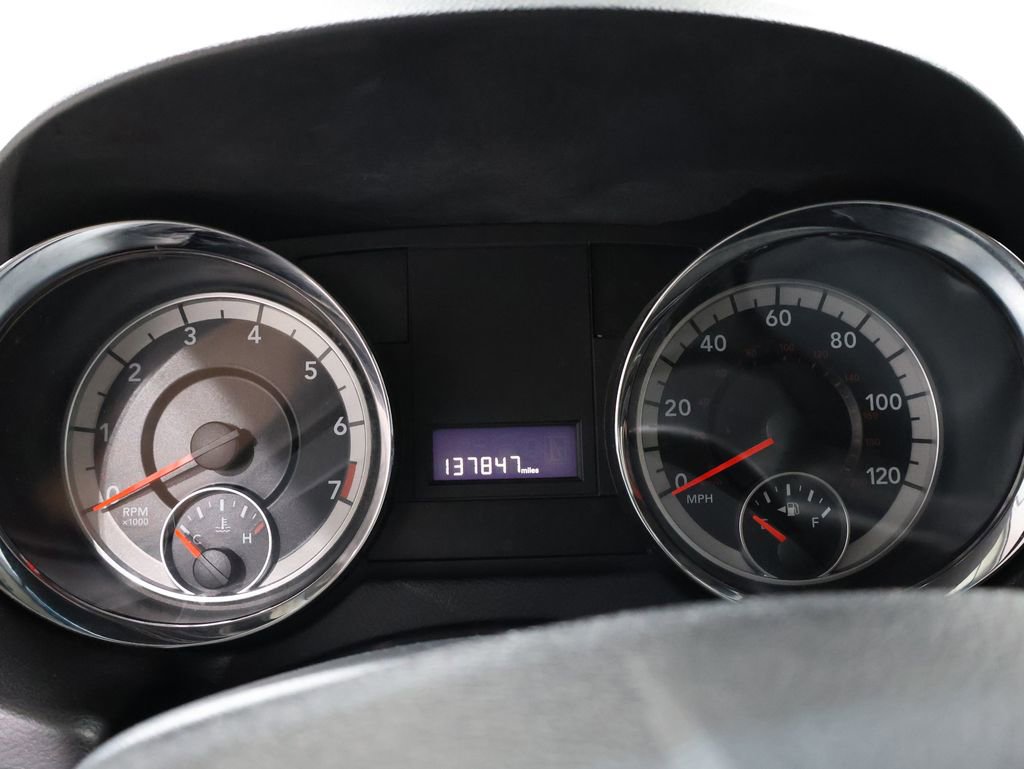 Used 2016 Dodge Grand Caravan SXT image 32