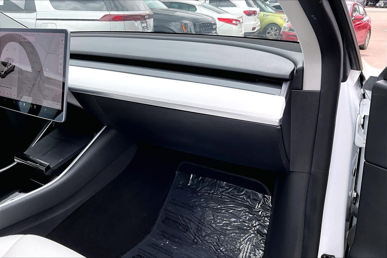 Used 2021 Tesla Model Y Long Range AWD/4WD image 18