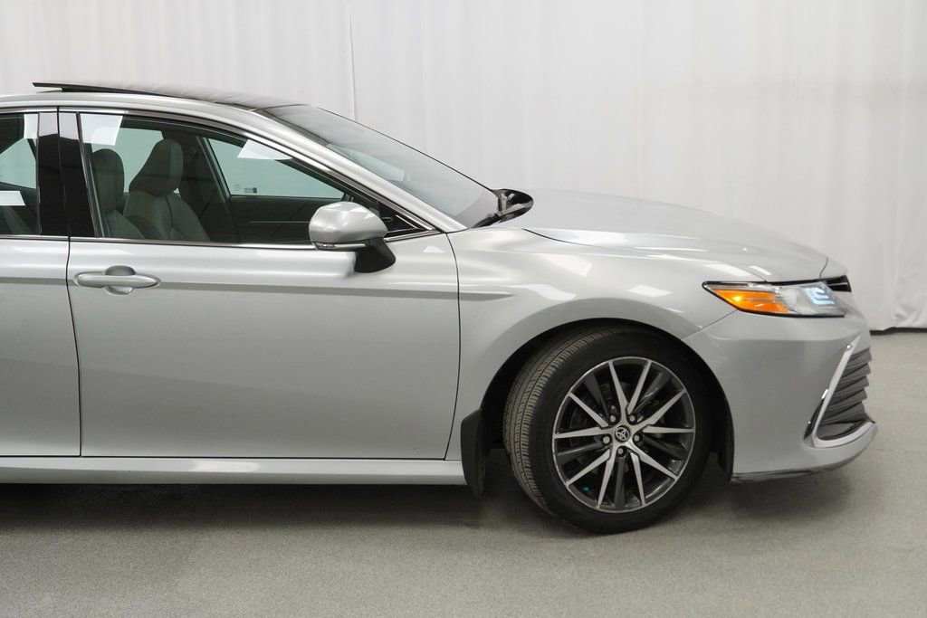 Used 2023 Toyota Camry XLE w/ Cold Weather Package image 10