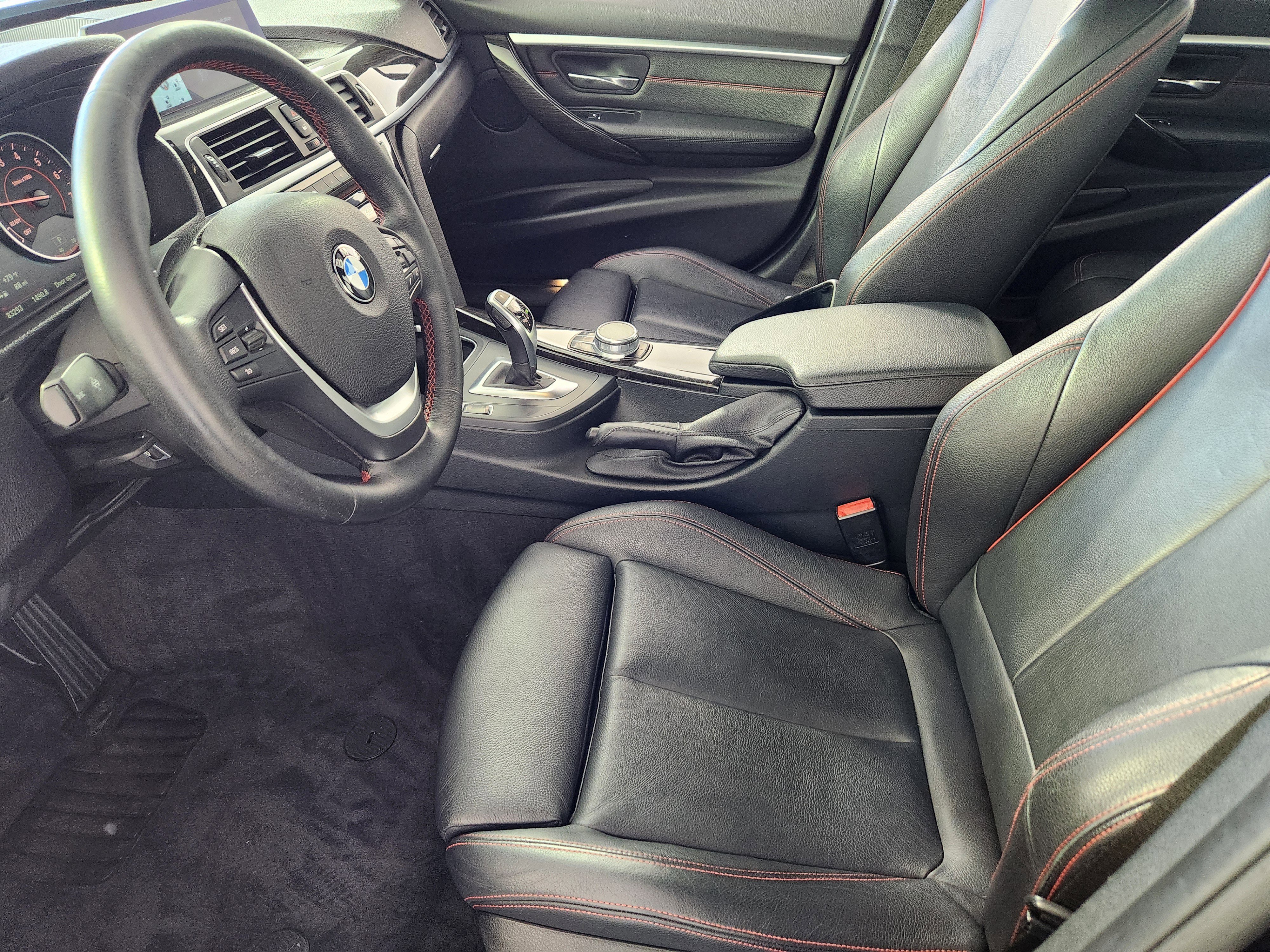 Used 2018 BMW 330i xDrive Sedan AWD/4WD image 11