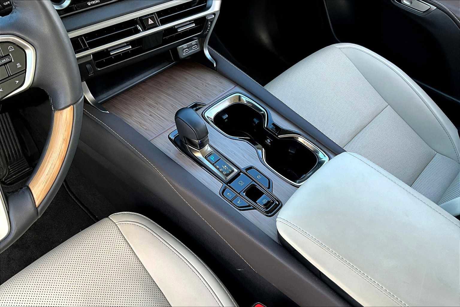 Used 2024 Lexus RX 350h w/ Convenience Package image 17