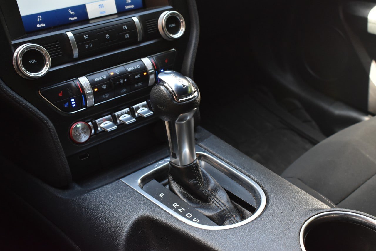 Used 2022 Ford Mustang Coupe RWD image 25