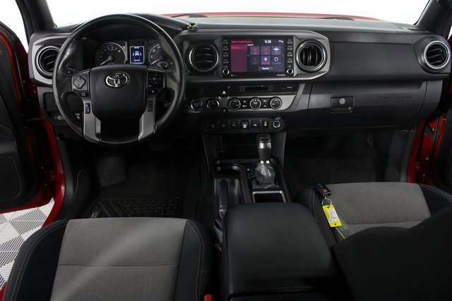 Used 2022 Toyota Tacoma TRD Off-Road image 9