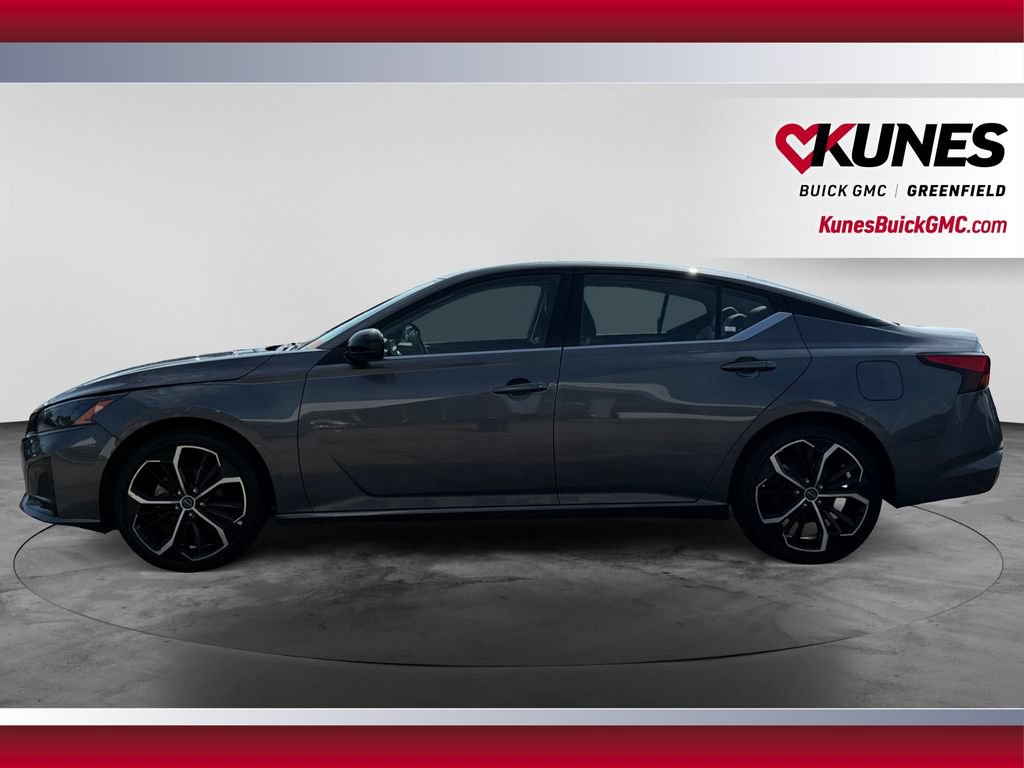 Used 2024 Nissan Altima 2.5 SR FWD image 6