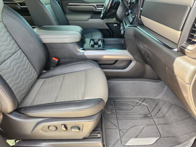 Used 2025 Chevrolet Silverado 2500 ZR2 w/ Technology Package AWD/4WD image 14