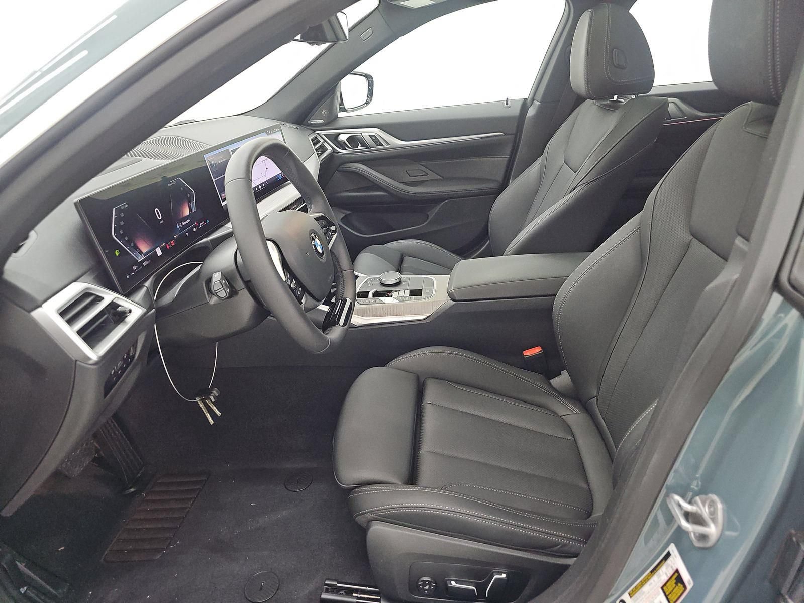 Used 2025 BMW 430i w/ Premium Package RWD image 7