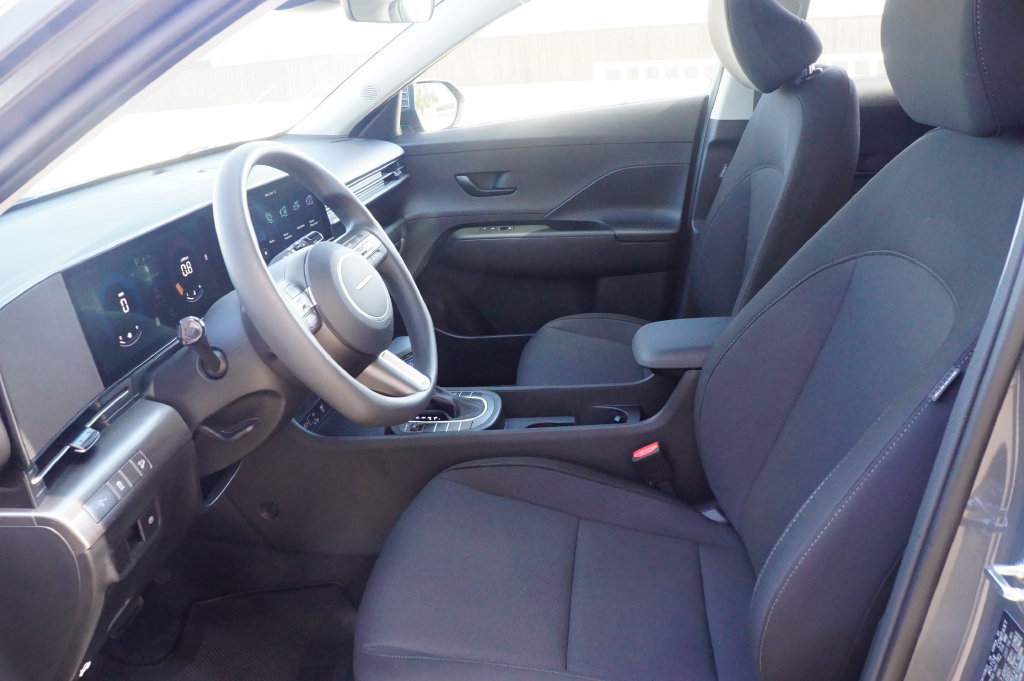 New 2027 Hyundai Kona SE FWD image 17