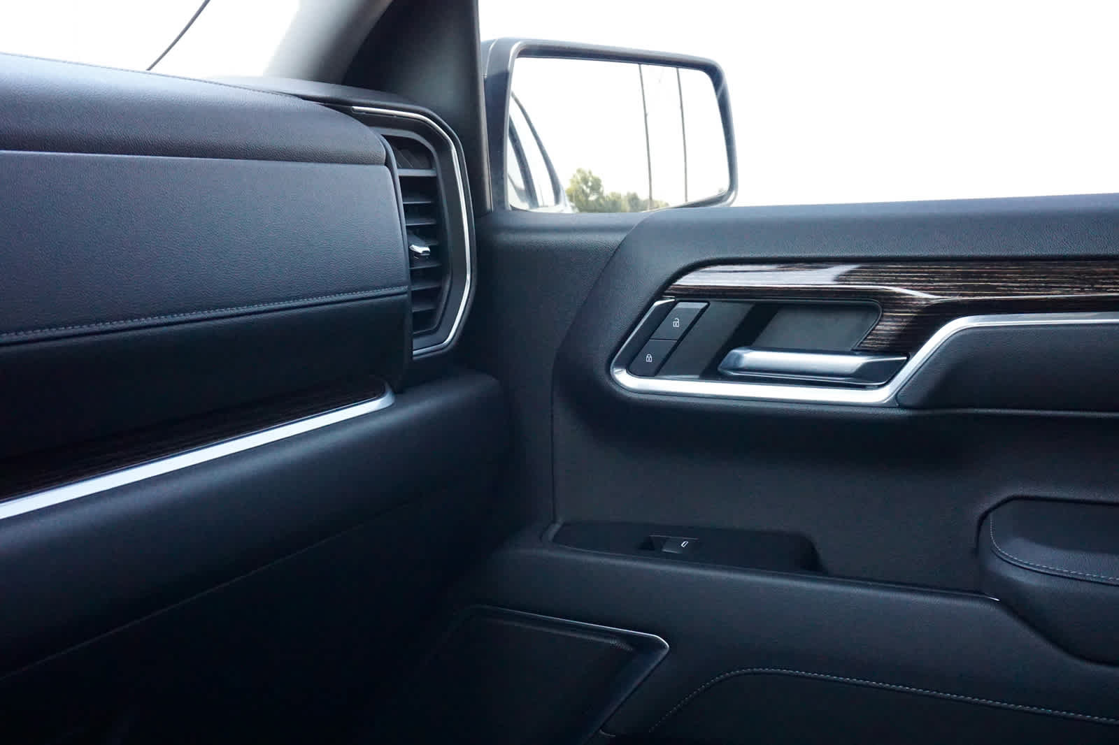 Used 2022 GMC Sierra 1500 Elevation AWD/4WD image 23