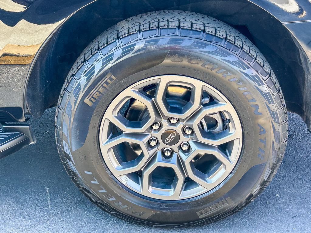Used 2025 Ford Expedition Active RWD image 12