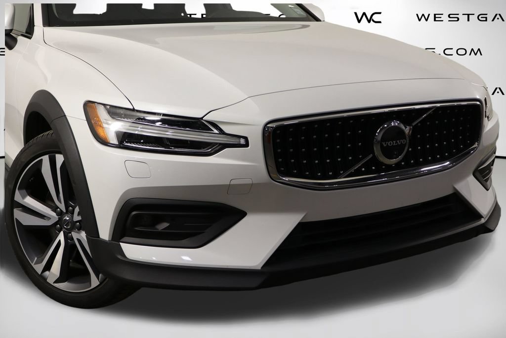 Used 2026 Volvo V60 B5 Cross Country Plus AWD/4WD image 45