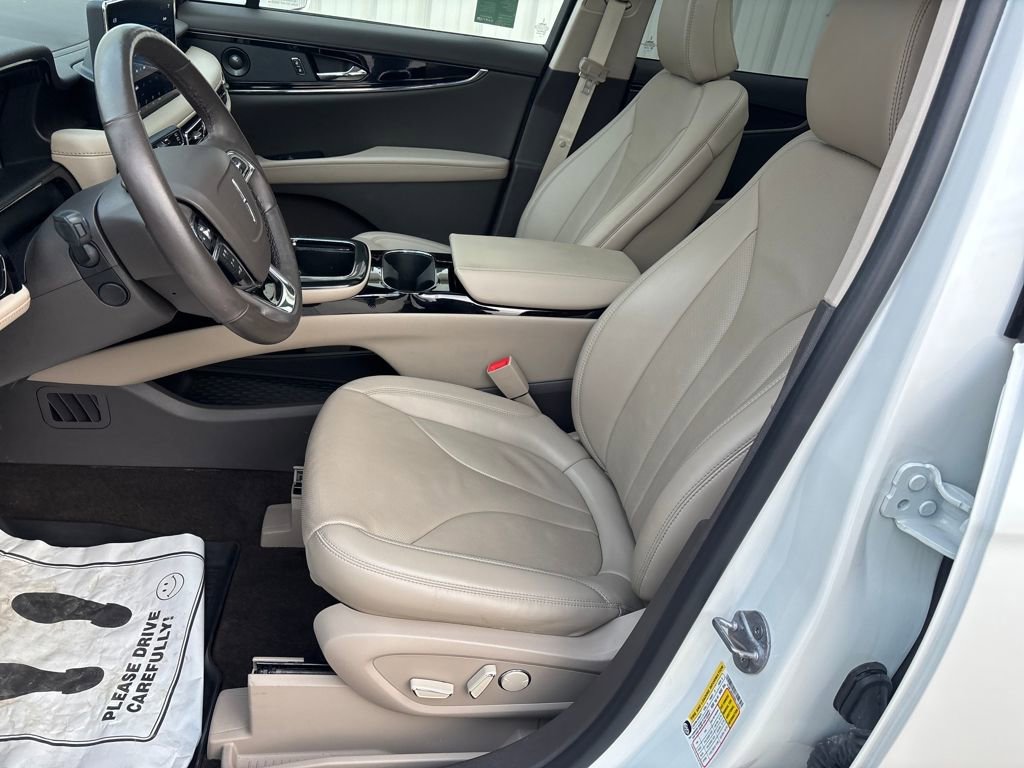 Used 2022 Lincoln Nautilus Reserve w/ Equipment Group 201A image 12