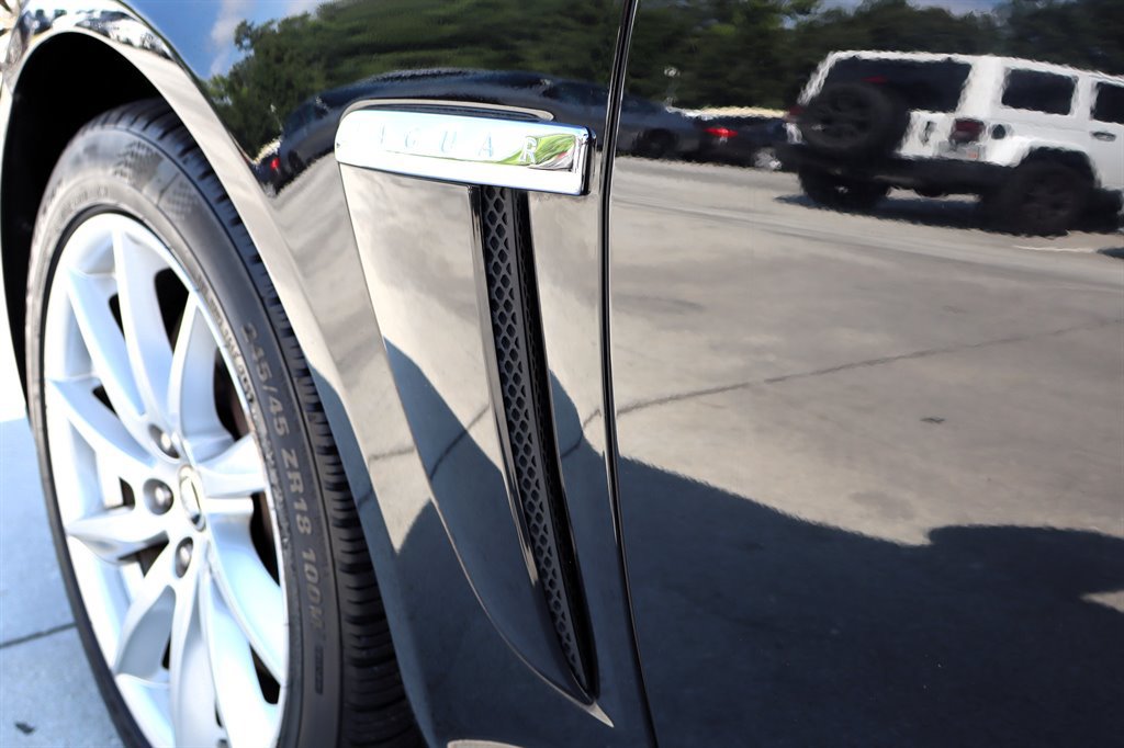 Used 2013 Jaguar XF RWD image 11
