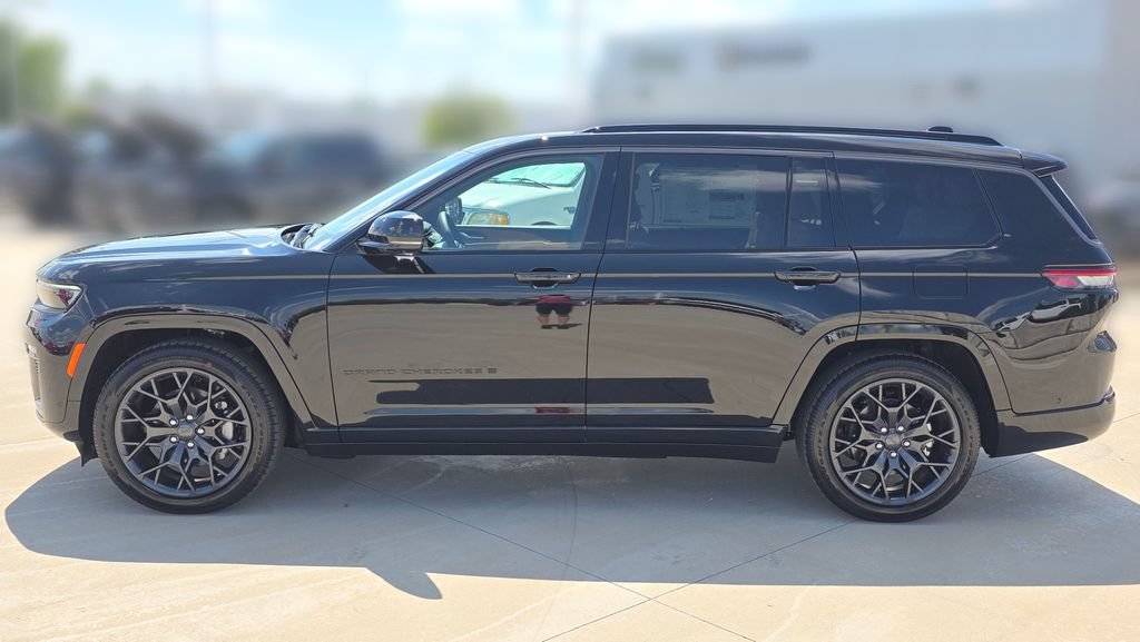 New 2026 Jeep Grand Cherokee L Summit w/ Obsidian Package AWD/4WD image 2