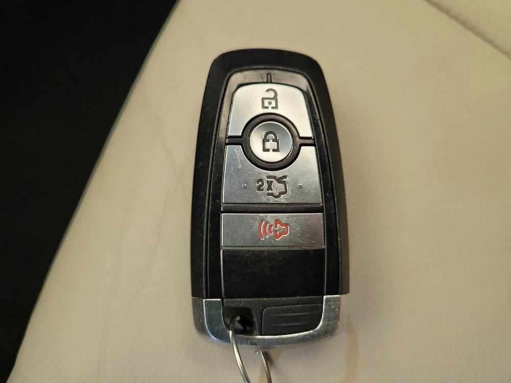 Used 2018 Ford Edge Titanium AWD/4WD image 32