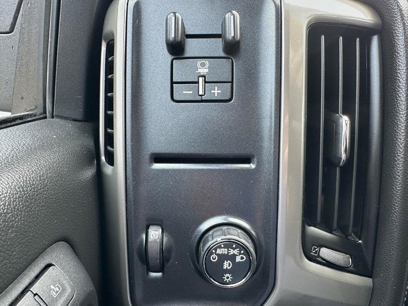 Used 2018 Chevrolet Silverado 1500 High Country RWD image 19