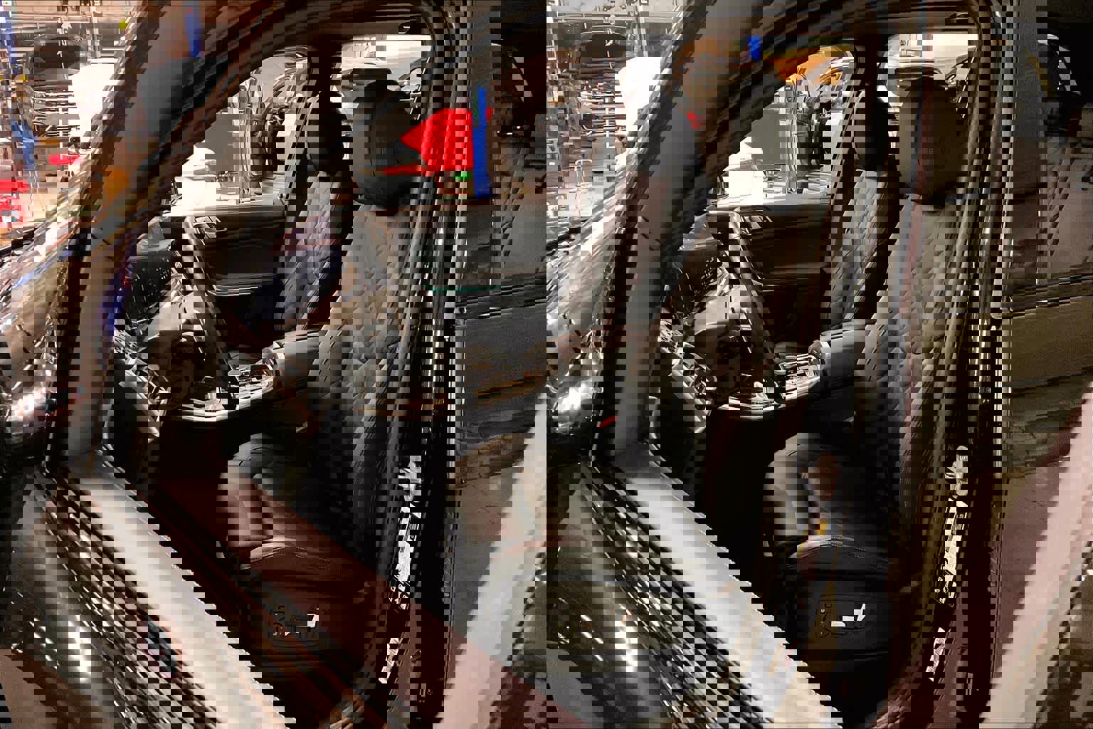 Certified 2024 BMW X5 xDrive40i w/ M Sport Package image 8