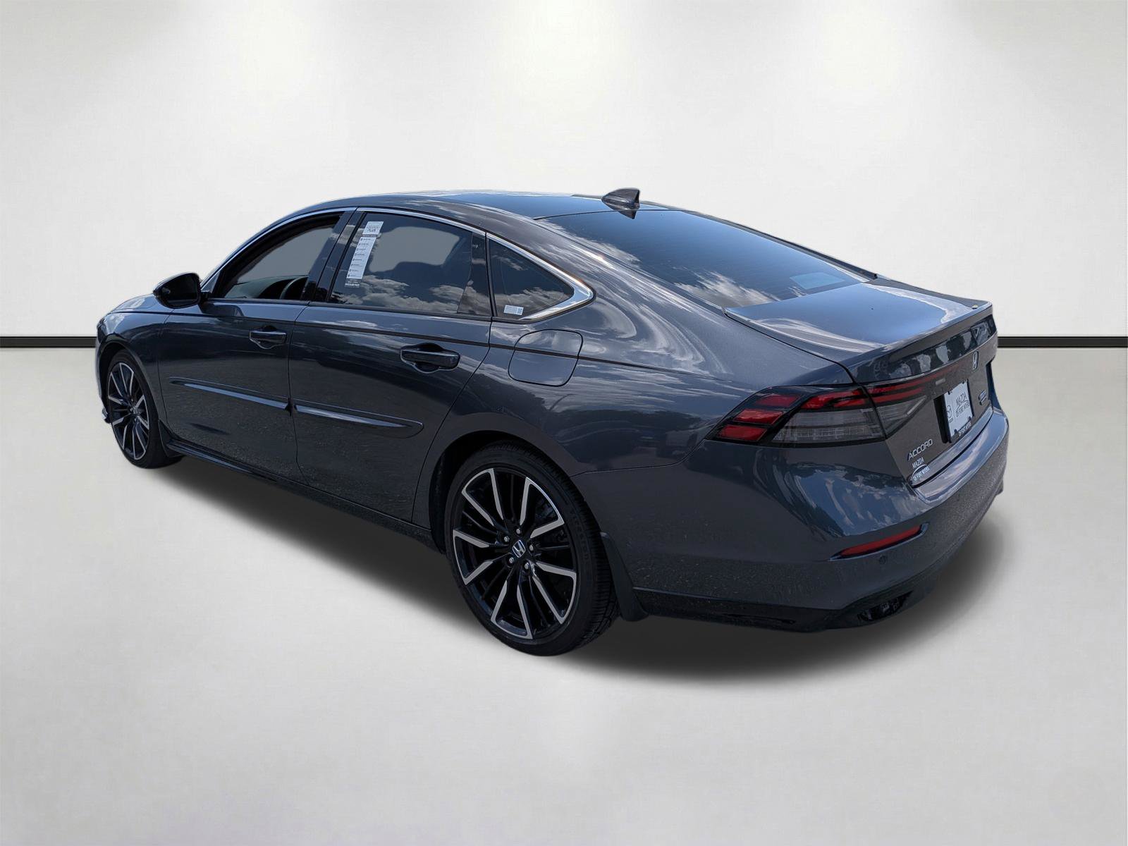 Used 2023 Honda Accord Touring image 6