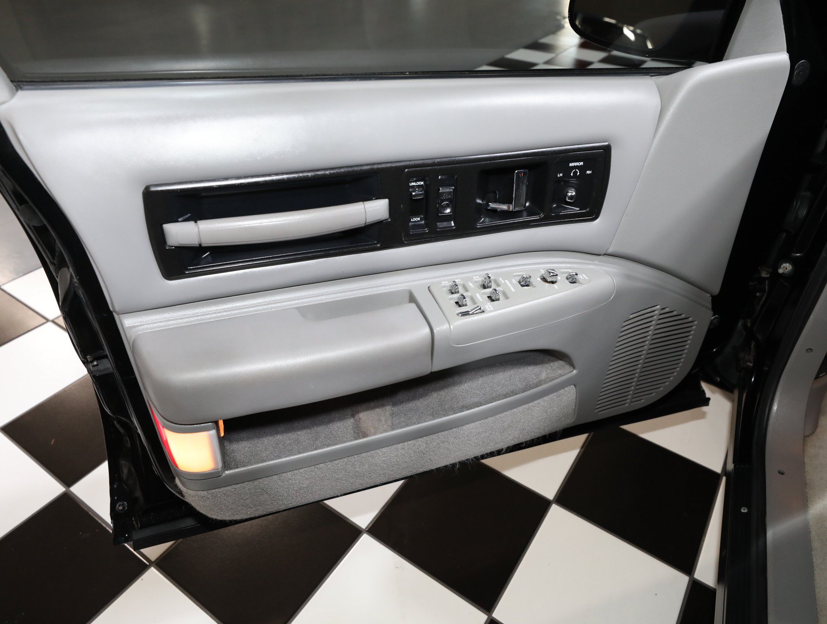 Used 1996 Chevrolet Impala SS RWD image 47