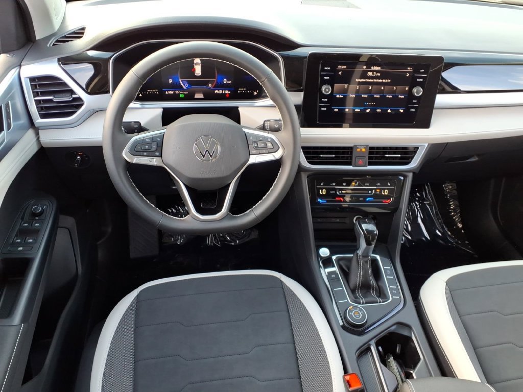 New 2026 Volkswagen Taos SE AWD/4WD image 7