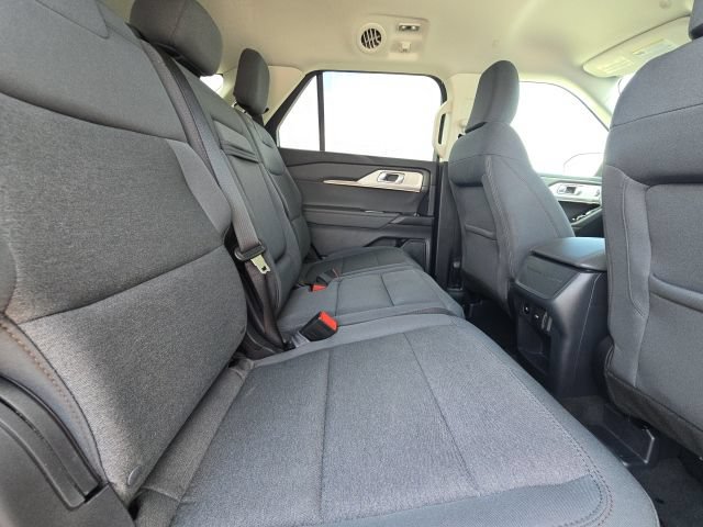 Used 2025 Ford Explorer Active RWD image 14
