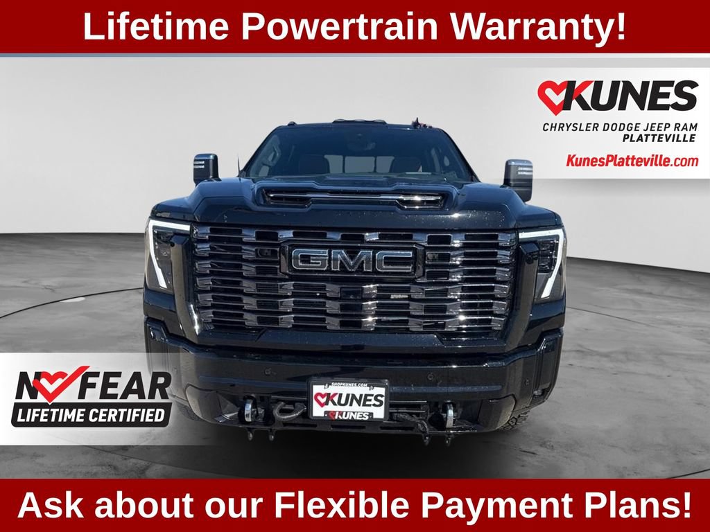 Used 2025 GMC Sierra 3500 Denali Ultimate AWD/4WD image 4
