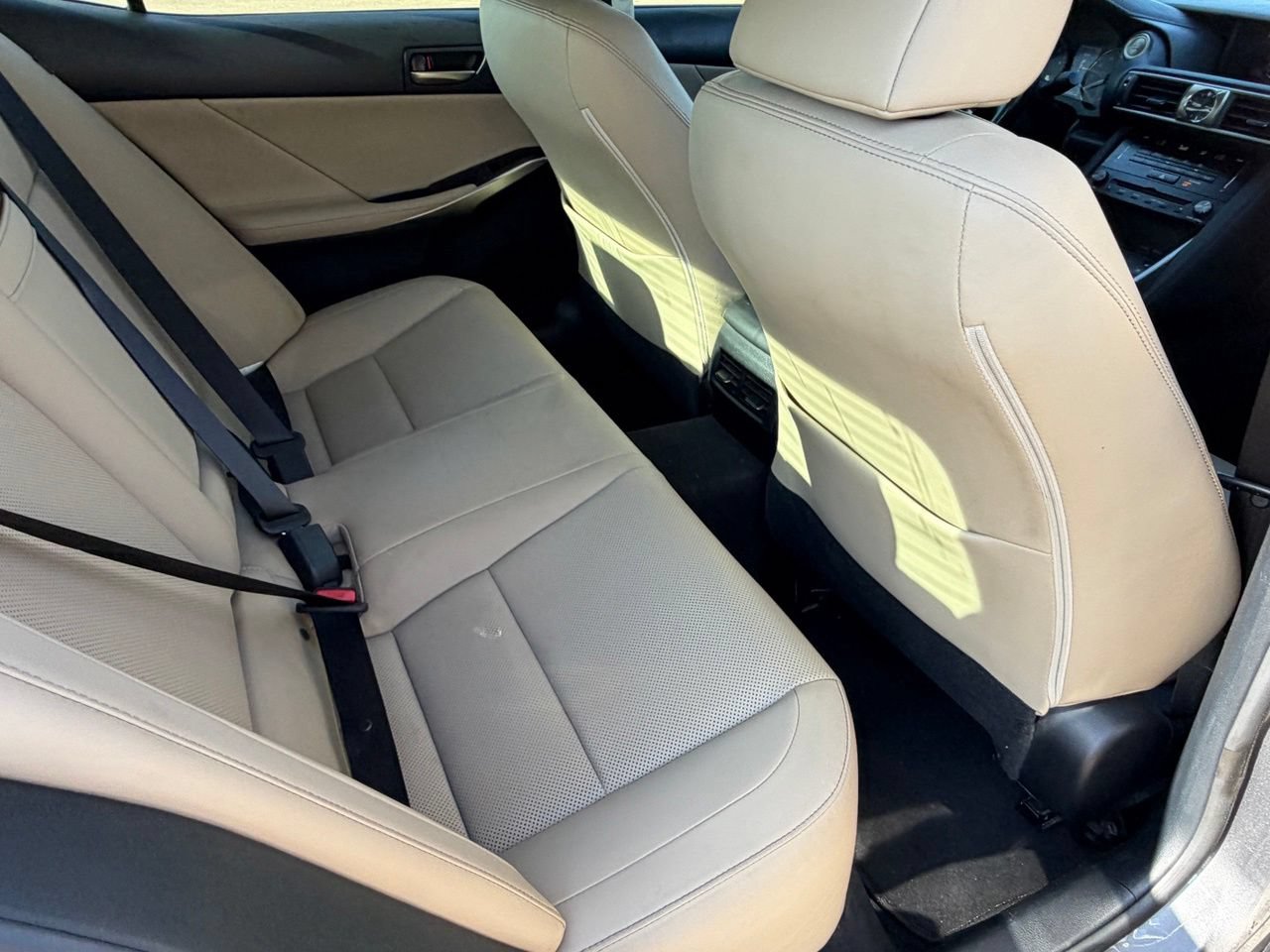 Used 2017 Lexus IS 200t w/ Premium Package RWD image 34