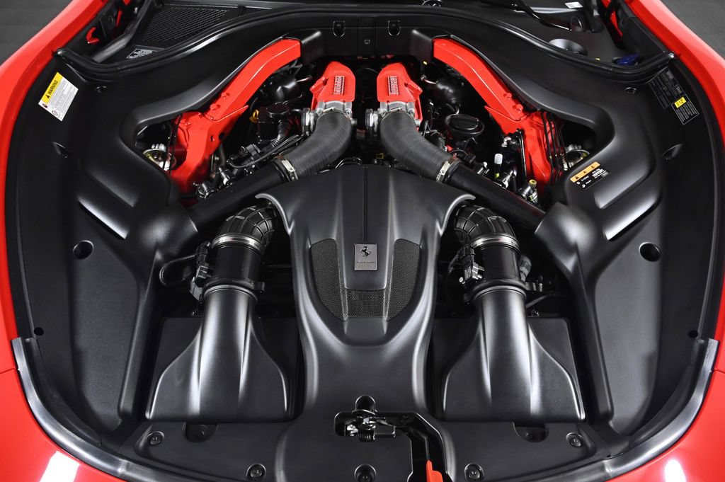 Certified 2022 Ferrari Roma RWD image 5