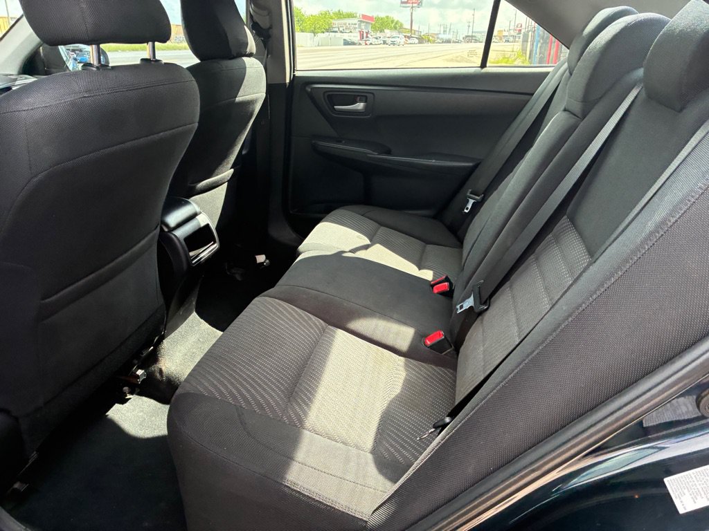 Used 2015 Toyota Camry LE FWD image 26