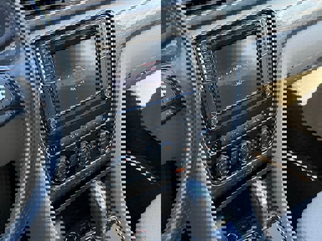 Used 2017 Volkswagen Passat 1.8T SE image 32