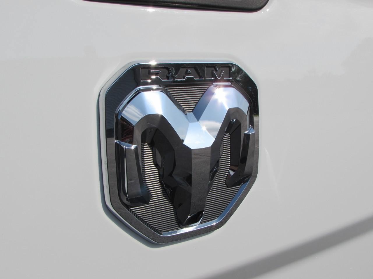 Used 2024 RAM 3500 Big Horn AWD/4WD image 34